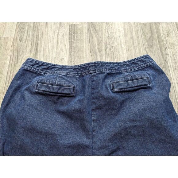 Talbots Womens Size 12 Petite Buttoned Cuffs Pockets Denim Blue Jeans Capris - Picture 3 of 10